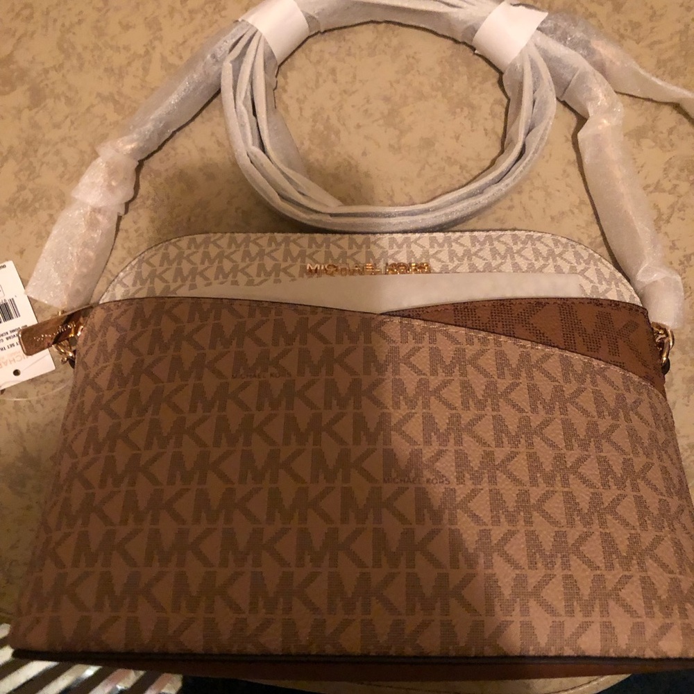 Black Friday Sale!!Michael Kors Tan and Cream Crossbody Bag
